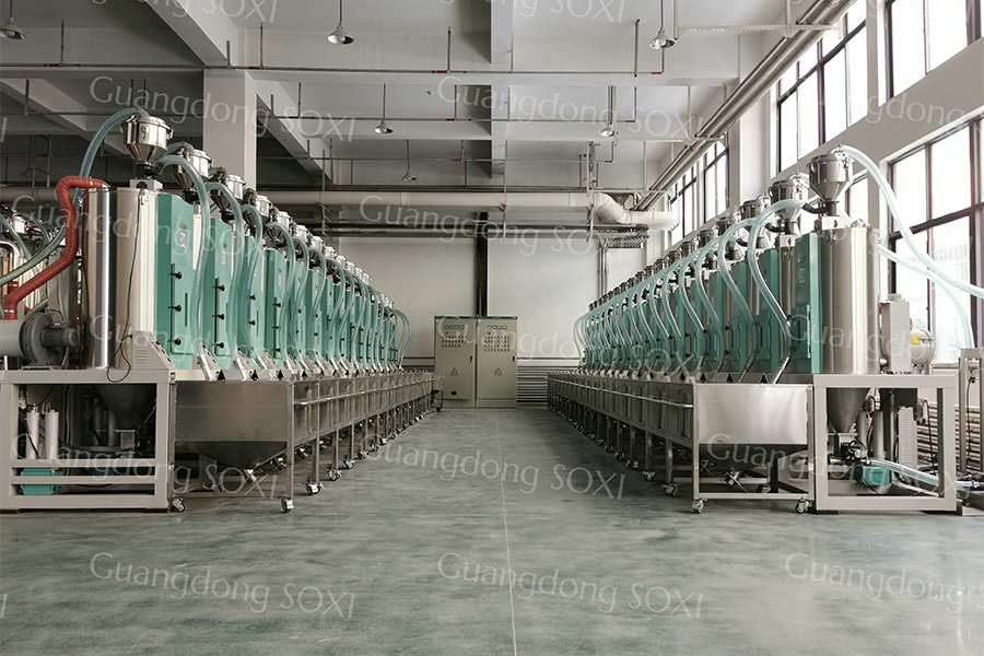 In Central Loading System Plastic Processing Machine Manufacturers